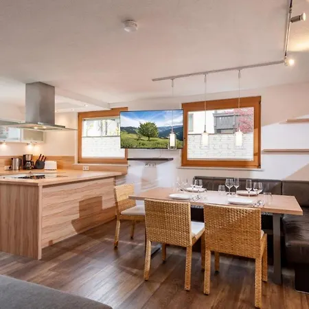 Apartment Haus Gondelspass Fuegen