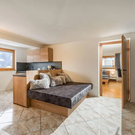 Haus Gondelspass Apartment Fuegen