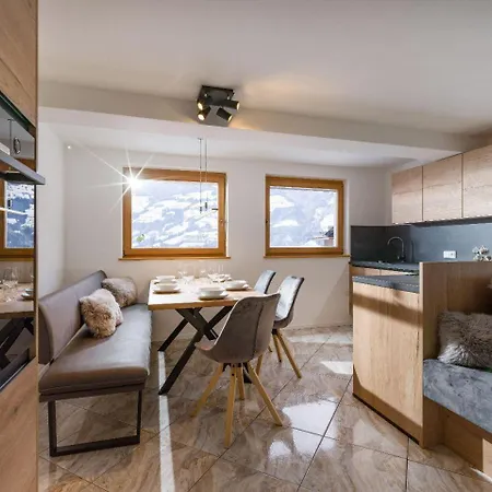 Haus Gondelspass Apartment Fuegen